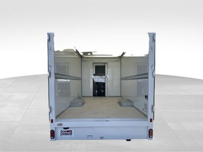 2025 GMC Savana Cutaway 3500 1WT