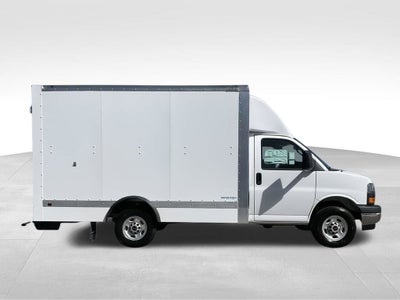 2025 GMC Savana Cutaway 3500 1WT
