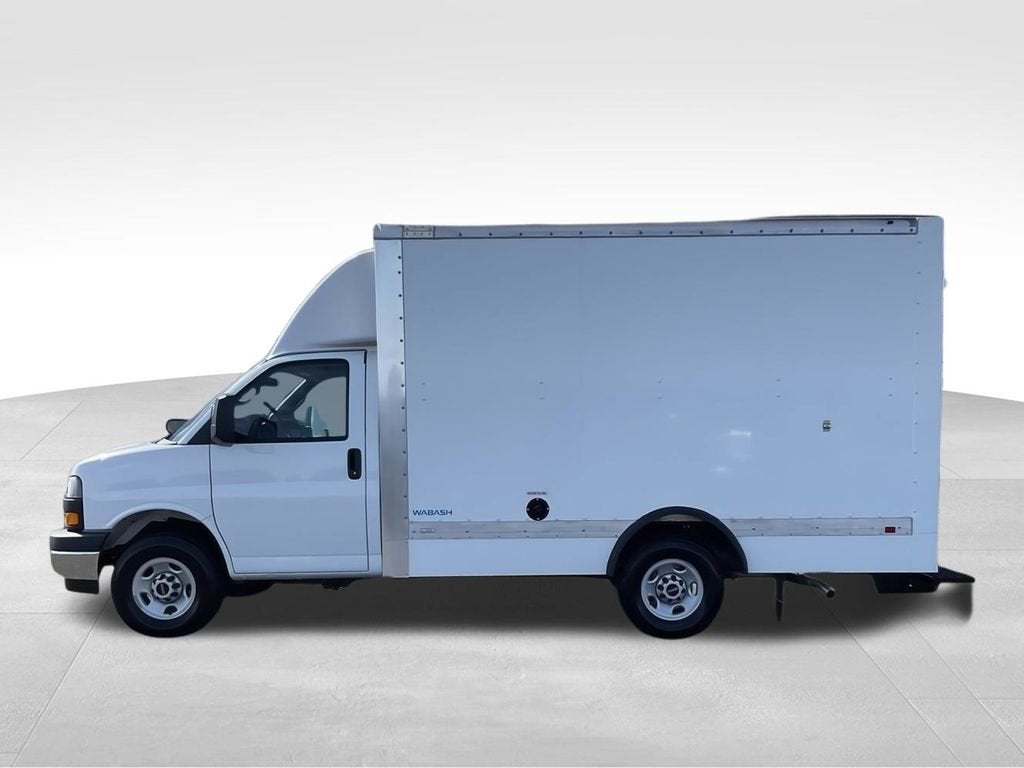 2025 GMC Savana Cutaway 3500 1WT