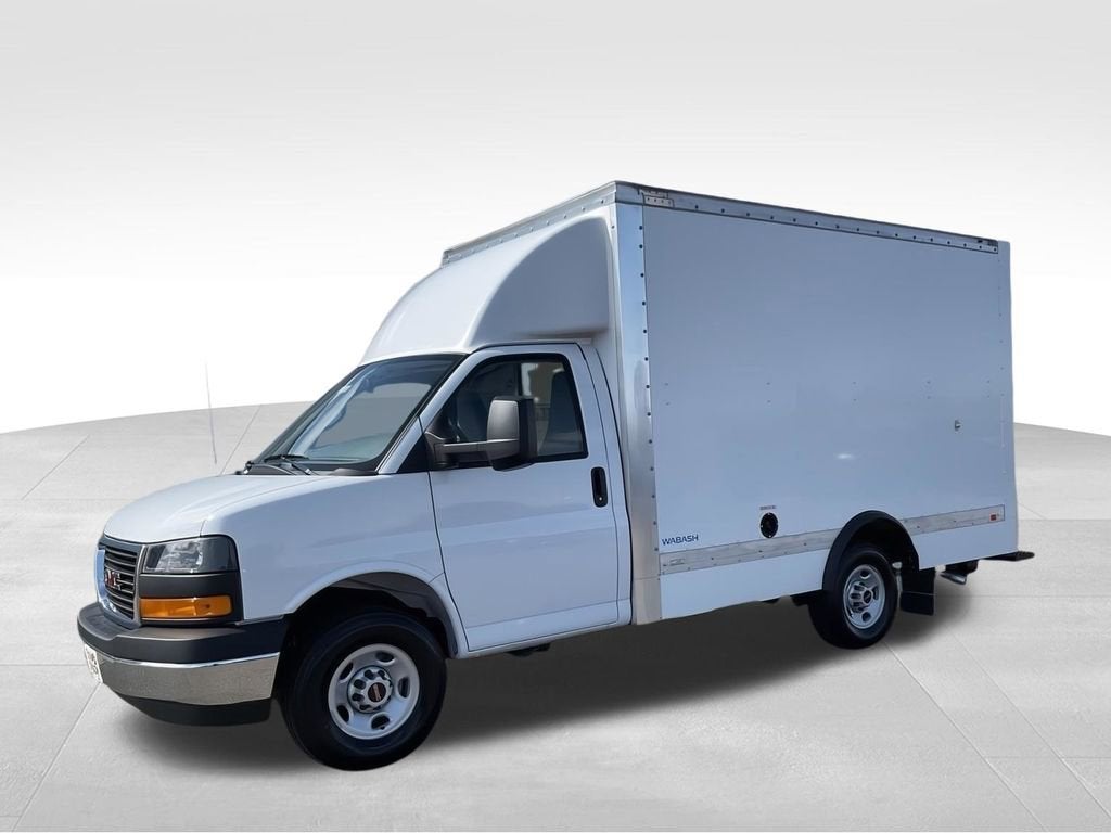 2025 GMC Savana Cutaway 3500 1WT