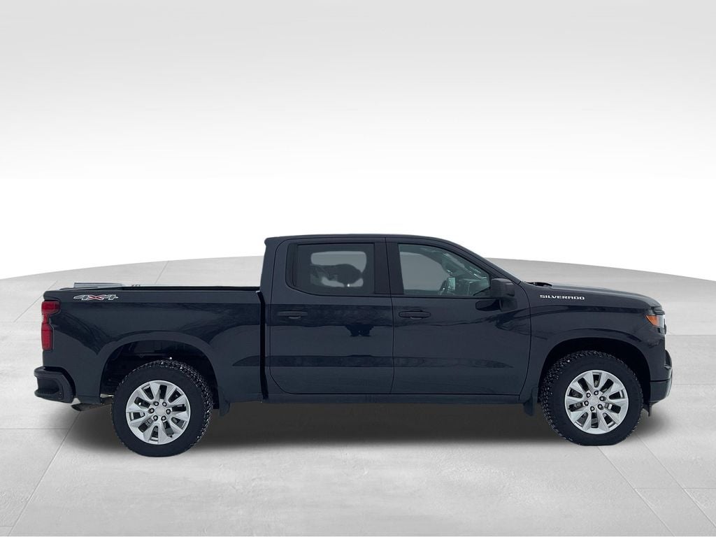 2023 Chevrolet Silverado 1500 4WD Crew Cab Short Bed Custom