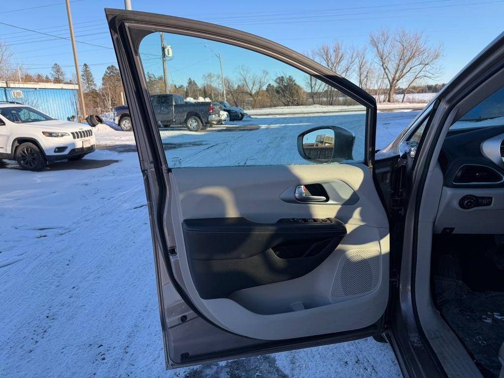 2017 Chrysler Pacifica Hybrid Platinum