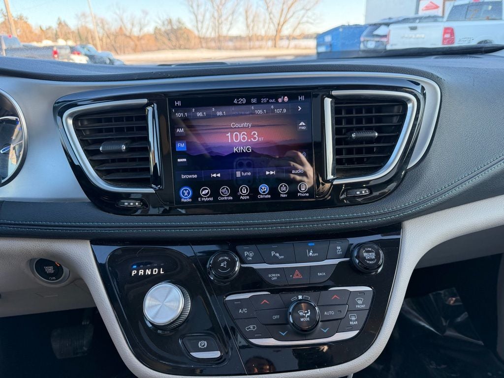 2017 Chrysler Pacifica Hybrid Platinum